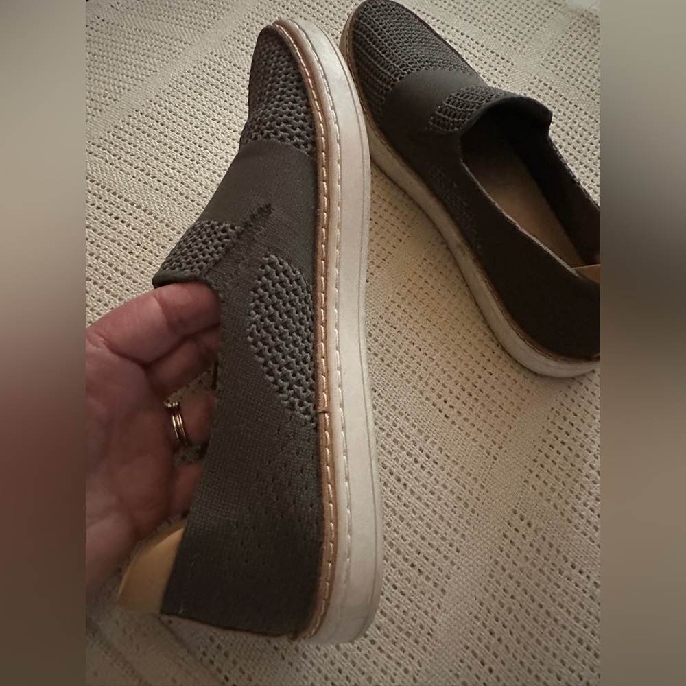 UGG Black Knit Flats - Picture 11 of 14